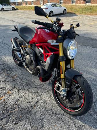 Ducati monster 1200s